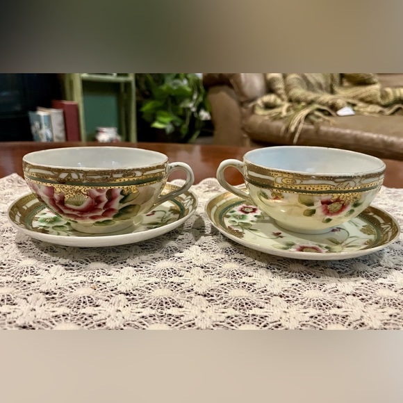 PAIR of Antique Porcelain Hand Painted Japanese Tea Cups and Saucers - Picture 2 of 10